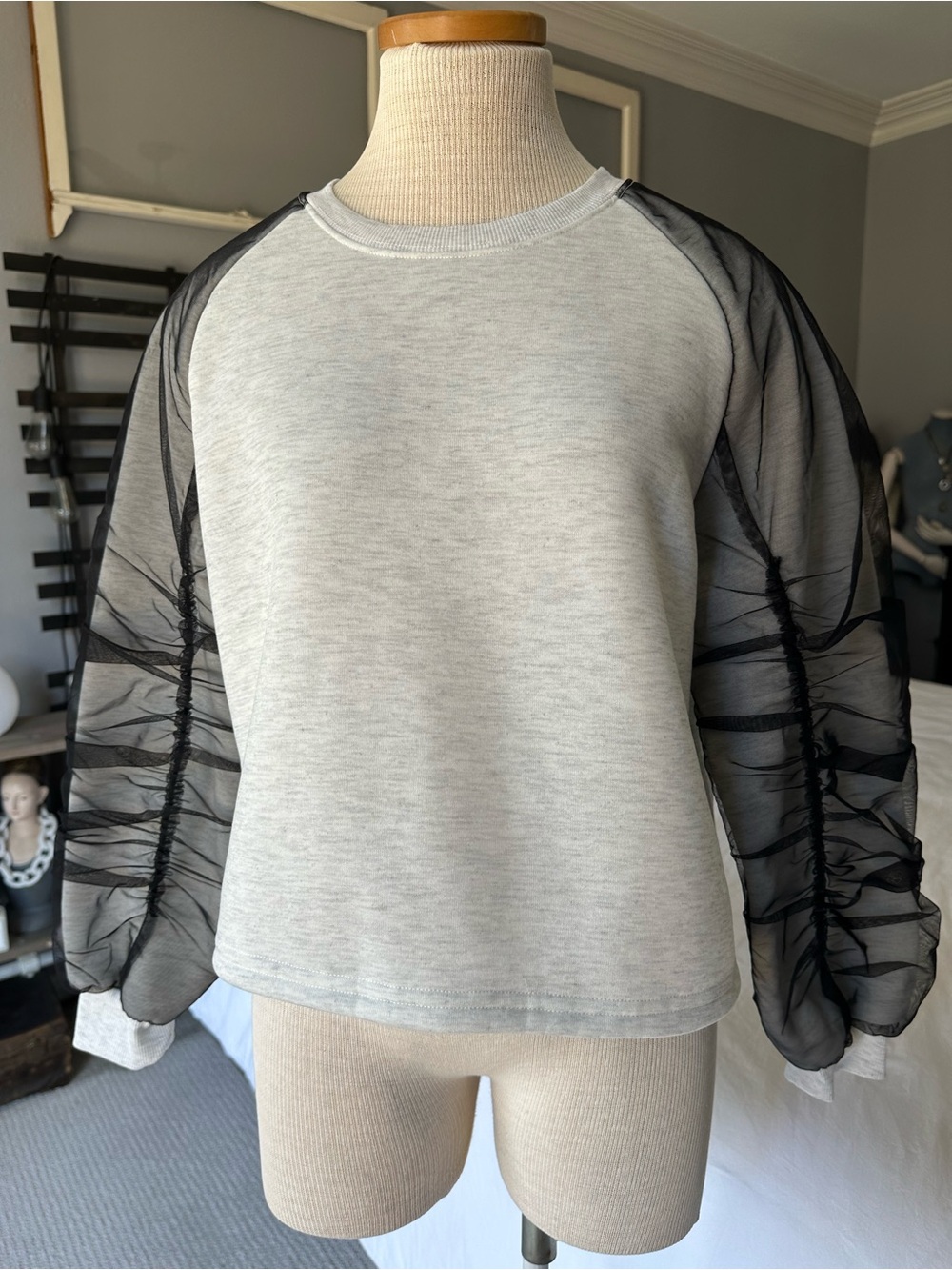 FRIFUL Sheer Puff Sleeve Sweatshirt with Organza Sleeves, NWOT size large - Picture 6 of 14